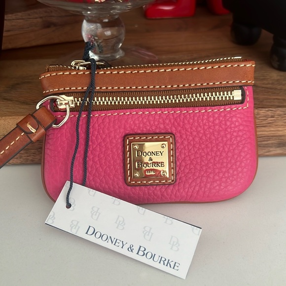 Dooney & Bourke Handbags - 💕Cute. Dooney & Bourke Coin Case!!